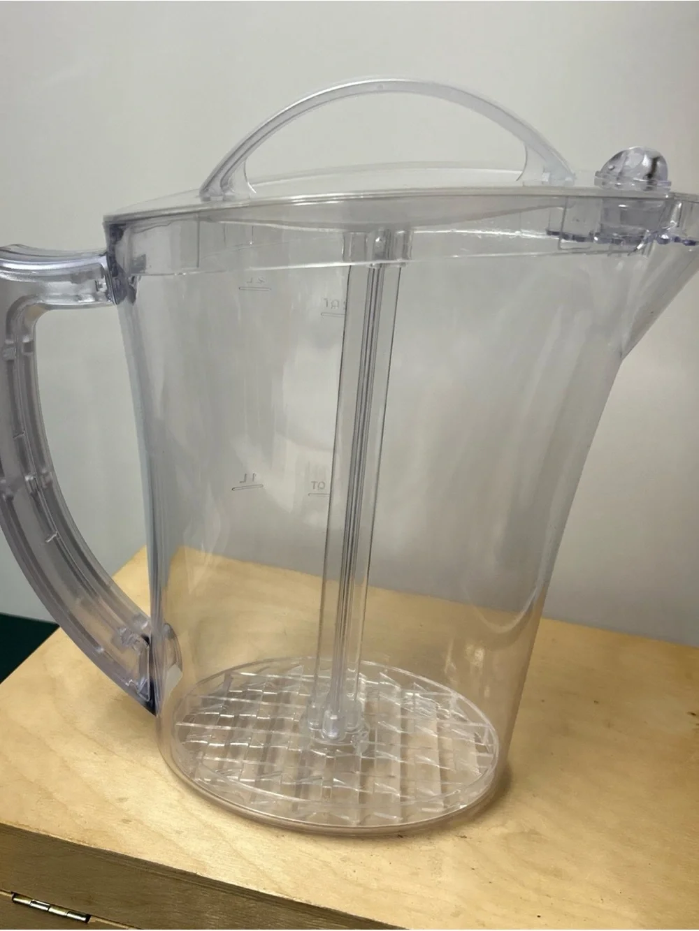 Pampered Chef Quick-Stir Pitcher 2 QT/Liter Mixing Pitcher Acrylic 2278
